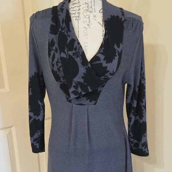 Reborn Asymmetrical Dress in Black and Gray - Picture 10 of 13